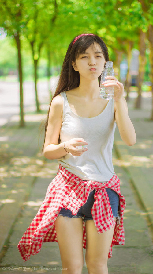 战术灵活度提升多名球员胜任多个位置增强阵容应变能力,提升战术水平